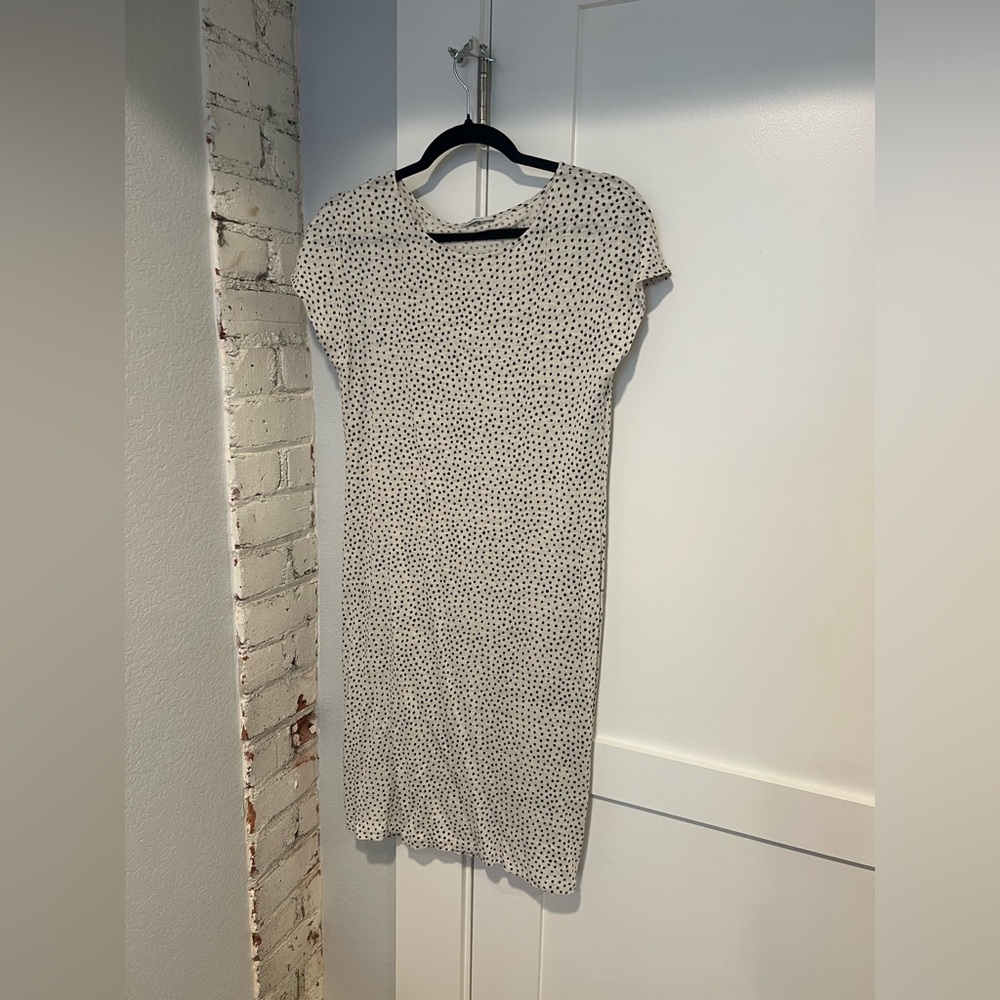 Women’s Marimekko Harleen 100% linen short sleeved dotted dress, size M